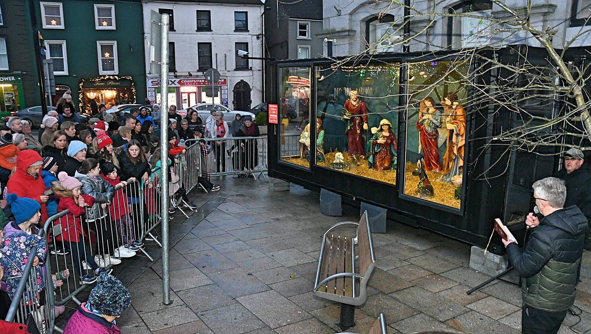 New crib with life-size figures unveiled