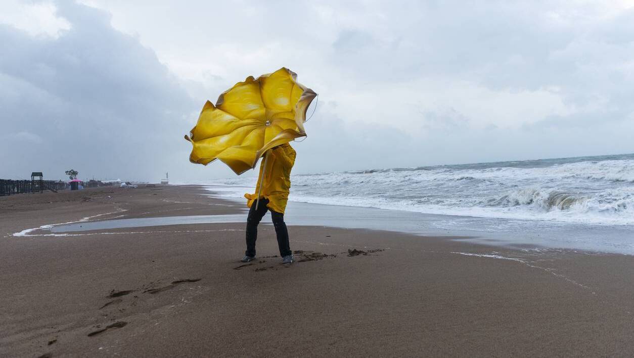 Met Éireann issues Status Yellow wind warning for County Roscommon ...