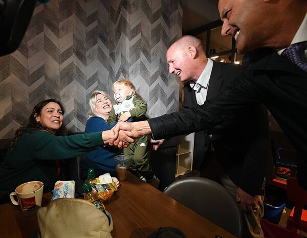 Jim Gavin meets Tatiane, Inga and Rafael at Insomnia in Roscommon Town. Jim Gavin meets Tatiane, Inga and Rafael at Insomnia in Roscommon Town.